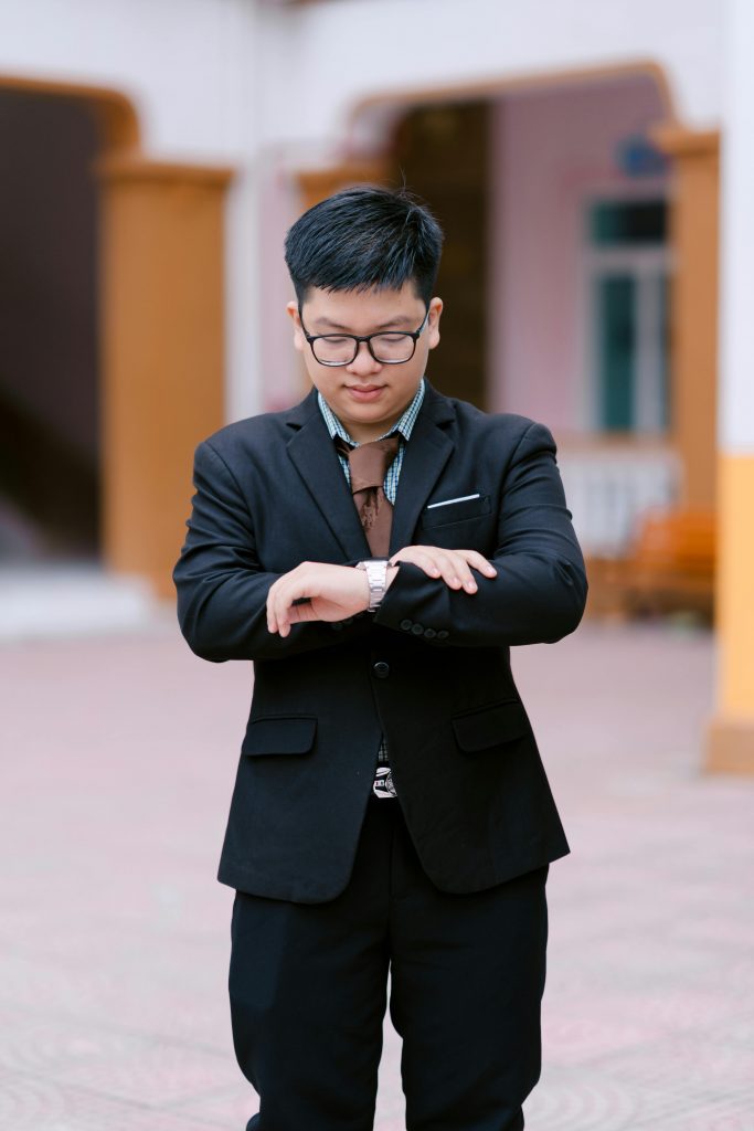 Man in suit with crossed arms